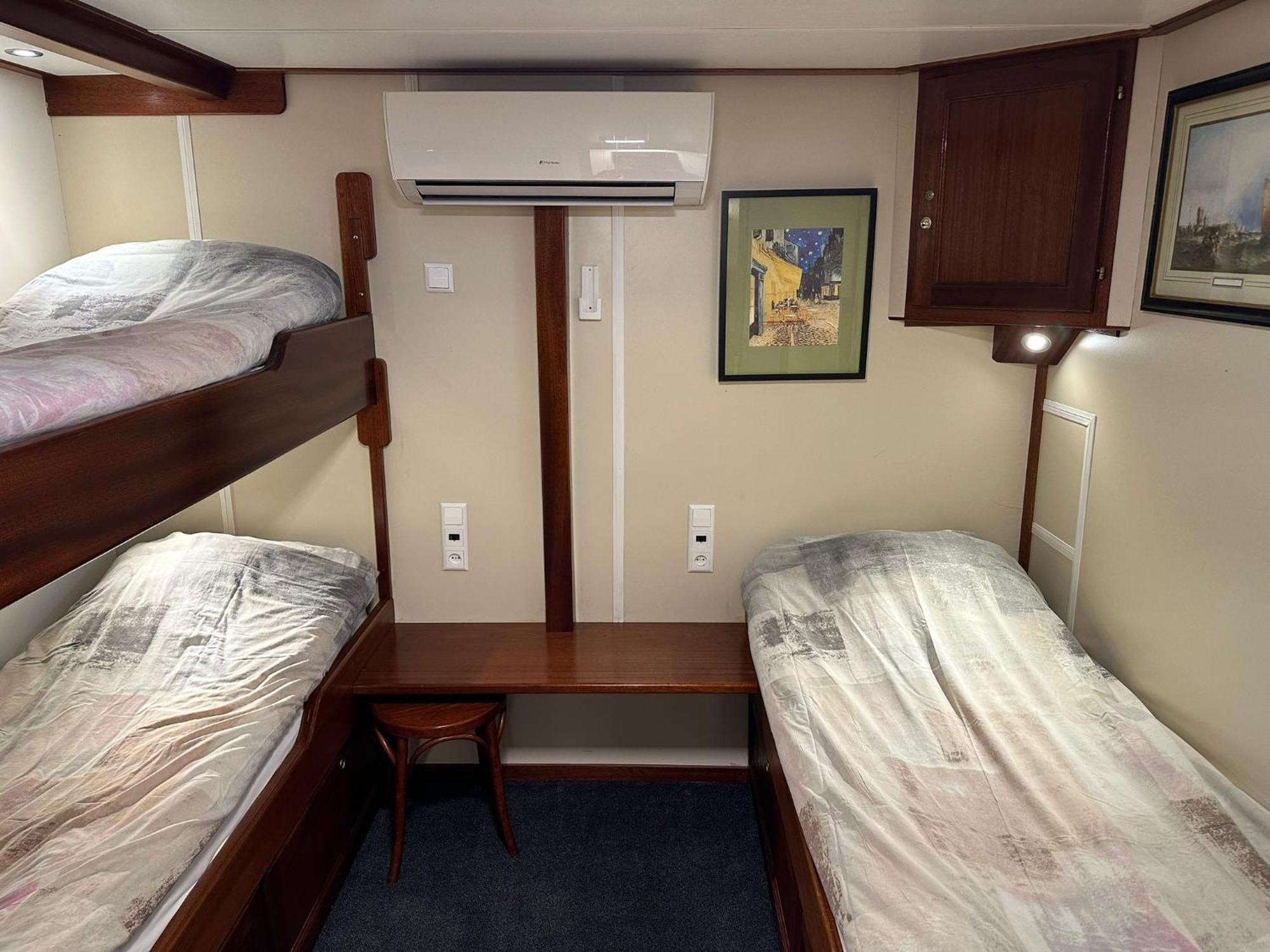 Hotelboat Angeline Амстердам Экстерьер фото