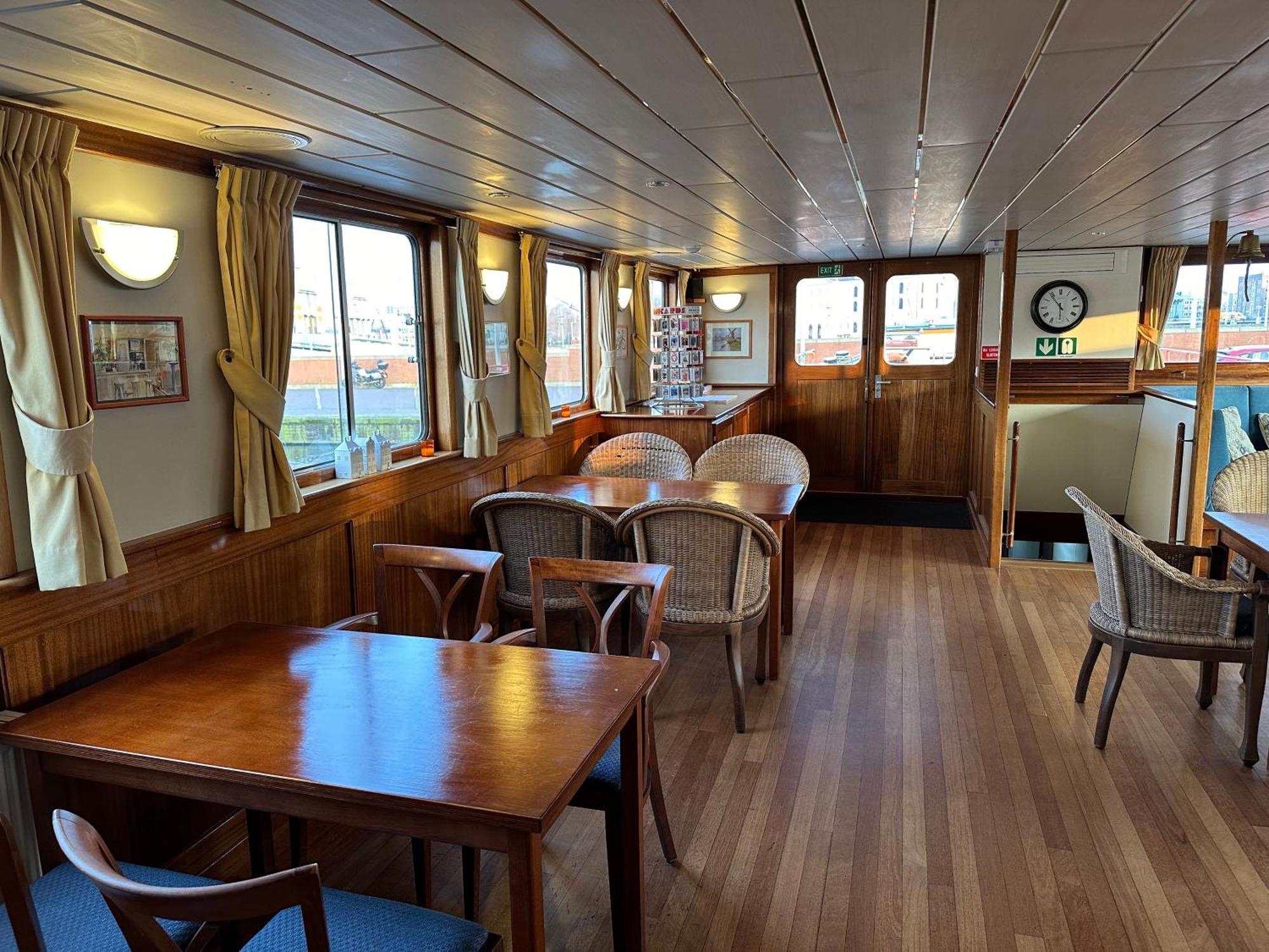 Hotelboat Angeline Амстердам Экстерьер фото