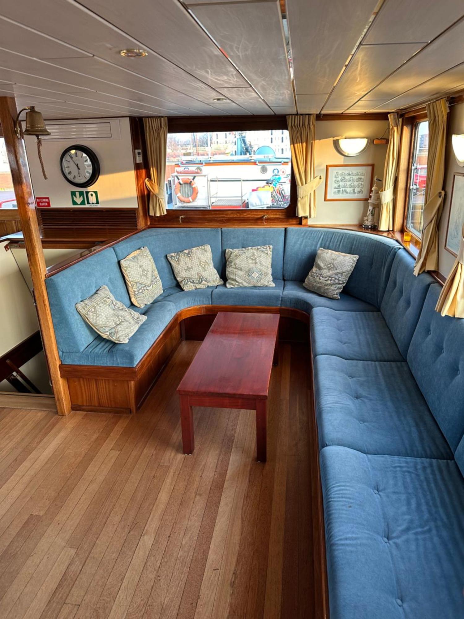 Hotelboat Angeline Амстердам Экстерьер фото